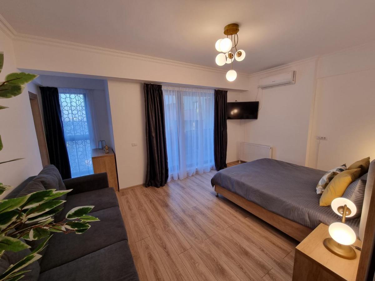 Breeze Studio Apartment Mamaia Exterior photo